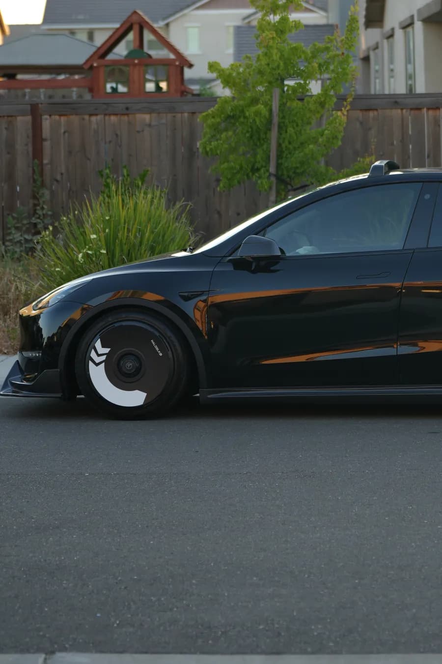 Black 2022 Tesla Model Y side profile